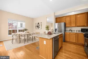 2475 Wheat Meadow Cir, Herndon, VA 20171 - Photo 10