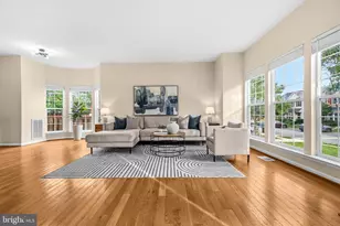 2475 Wheat Meadow Cir, Herndon, VA 20171 - Photo 8