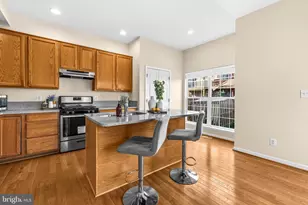 2475 Wheat Meadow Cir, Herndon, VA 20171 - Photo 14