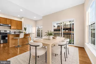 2475 Wheat Meadow Cir, Herndon, VA 20171 - Photo 12