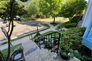 2960 Oakleigh Ln, Oakton, VA 22124 - Photo 6