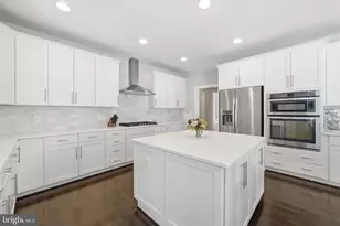 10718 Spruce St, Fairfax, VA 22030 - Photo 16
