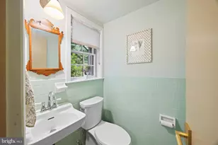 825 Elaine Ct, Alexandria, VA 22308 - Photo 28