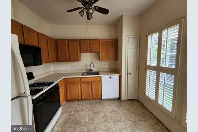 4137 Fountainside Lane #103, Fairfax, VA 22030 - Photo 10