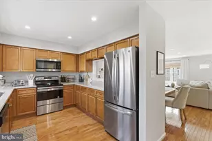 6006 Keble Dr, Alexandria, VA 22315 - Photo 12