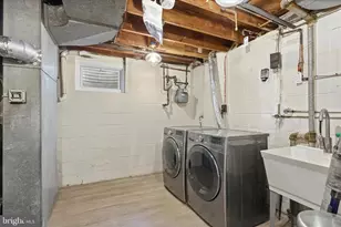 108 Oakmont Ct NE, Vienna, VA 22180 - Photo 26