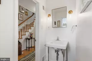 108 Oakmont Ct NE, Vienna, VA 22180 - Photo 4