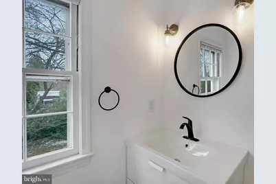 108 Oakmont Court NE, Vienna, VA 22180 - Photo 20