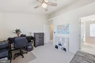 12885 Fair Briar Ln, Fairfax, VA 22033 - Photo 32