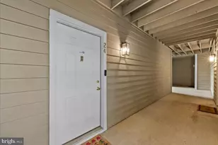 1708 Lake Shore Crest Dr, Reston, VA 20190 - Photo 4