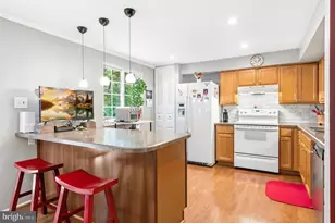 2303 Middle Creek Ln, Reston, VA 20191 - Photo 16
