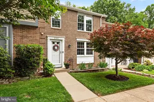 2303 Middle Creek Ln, Reston, VA 20191 - Photo 2