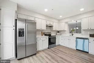 6845 Malton Ct, Centreville, VA 20121 - Photo 8