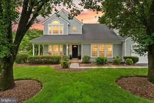 4517 Waverly Crossing Ln, Chantilly, VA 20151 - Photo 2