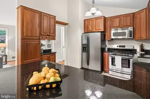 5502 Kempton Dr, Springfield, VA 22151 - Photo 16