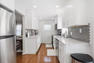 8218 Doctor Craik Ct, Alexandria, VA 22306 - Photo 4
