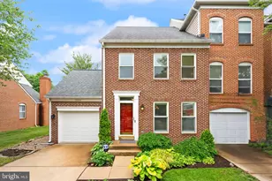 12056 Edgemere Cir, Reston, VA 20190 - Photo 2