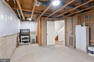 12056 Edgemere Cir, Reston, VA 20190 - Photo 58