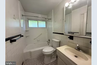 7028 Bradley Circle, Annandale, VA 22003 - Photo 10
