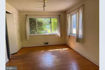 7028 Bradley Circle, Annandale, VA 22003 - Photo 12