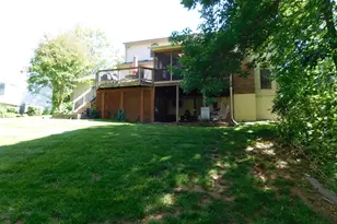 14390 Round Lick Ln, Centreville, VA 20120 - Photo 12