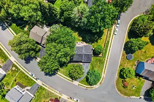 8019 Oak Bridge Ln, Fairfax Station, VA 22039 - Photo 40