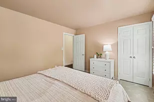8019 Oak Bridge Ln, Fairfax Station, VA 22039 - Photo 20