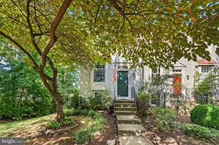 6592 Skylemar Trail, Centreville, VA 20121 - Photo 2