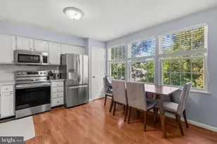 6592 Skylemar Trail, Centreville, VA 20121 - Photo 6