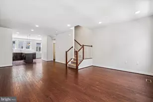 13340 Sherwood Park Ln, Herndon, VA 20171 - Photo 10