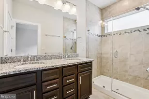 13340 Sherwood Park Ln, Herndon, VA 20171 - Photo 14