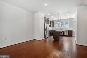 13340 Sherwood Park Ln, Herndon, VA 20171 - Photo 8