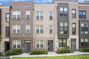 13340 Sherwood Park Ln, Herndon, VA 20171 - Photo 1