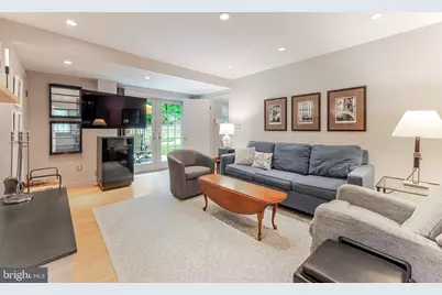 8130 Saxony Drive, Annandale, VA 22003 - Photo 6