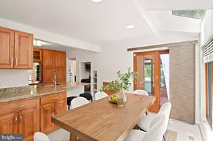 11609 Sourwood Ln, Reston, VA 20191 - Photo 28