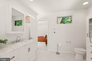 11609 Sourwood Ln, Reston, VA 20191 - Photo 32