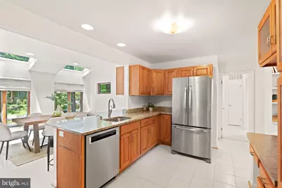 11609 Sourwood Lane, Reston, VA 20191 - Photo 4