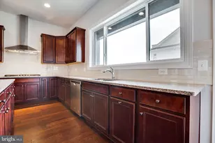 4488 Lateleaf Trl, Fairfax, VA 22030 - Photo 8