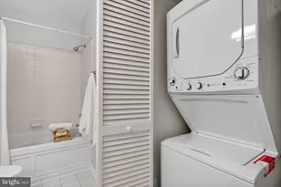 8181 Carnegie Hall Ct, Vienna, VA 22180 - Photo 18
