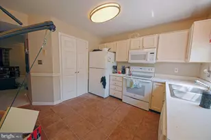 14227 Upperridge Ct, Centreville, VA 20121 - Photo 8