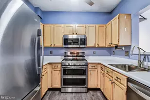 14300 Grape Holly Grove, Centreville, VA 20121 - Photo 10
