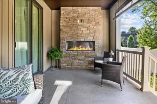 9253 Wood Violet Ct, Fairfax, VA 22031 - Photo 6