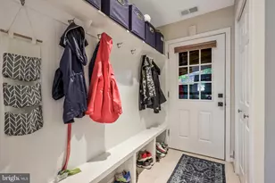 7011 Kenfig Pl, Falls Church, VA 22042 - Photo 12