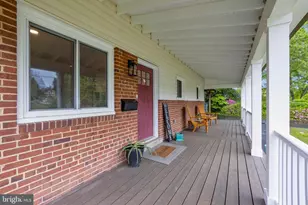 7011 Kenfig Pl, Falls Church, VA 22042 - Photo 2