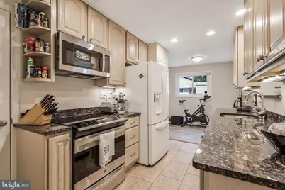 7011 Kenfig Place, Falls Church, VA 22042 - Photo 8