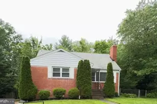 1828 Youngblood St, McLean, VA 22101 - Photo 1