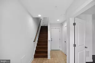 8319 Looking Glass Way, Fairfax, VA 22031 - Photo 6
