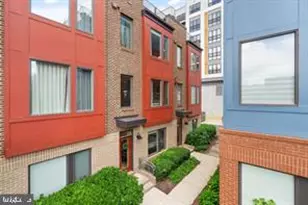8319 Looking Glass Way, Fairfax, VA 22031 - Photo 4