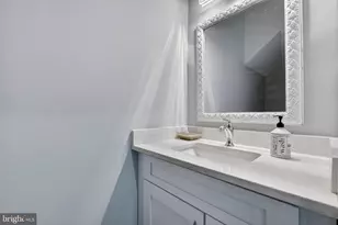 3925 Ashwood Pl, Falls Church, VA 22041 - Photo 32