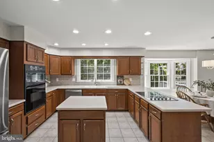 9127 Scott St, Springfield, VA 22153 - Photo 48
